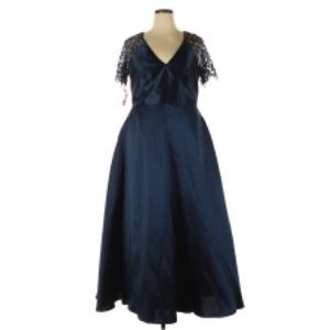 Monique Lhuillier Gown